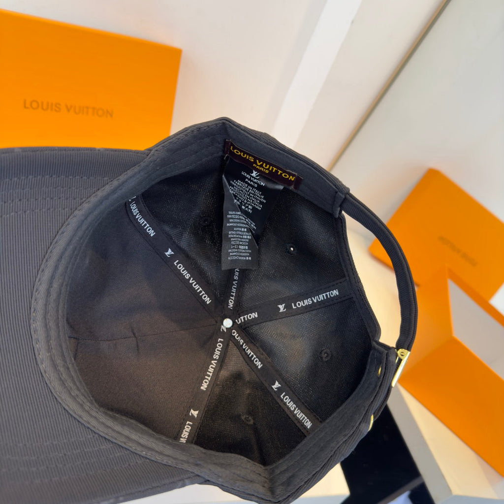 Black Baseball Cap - Effortless Elegance