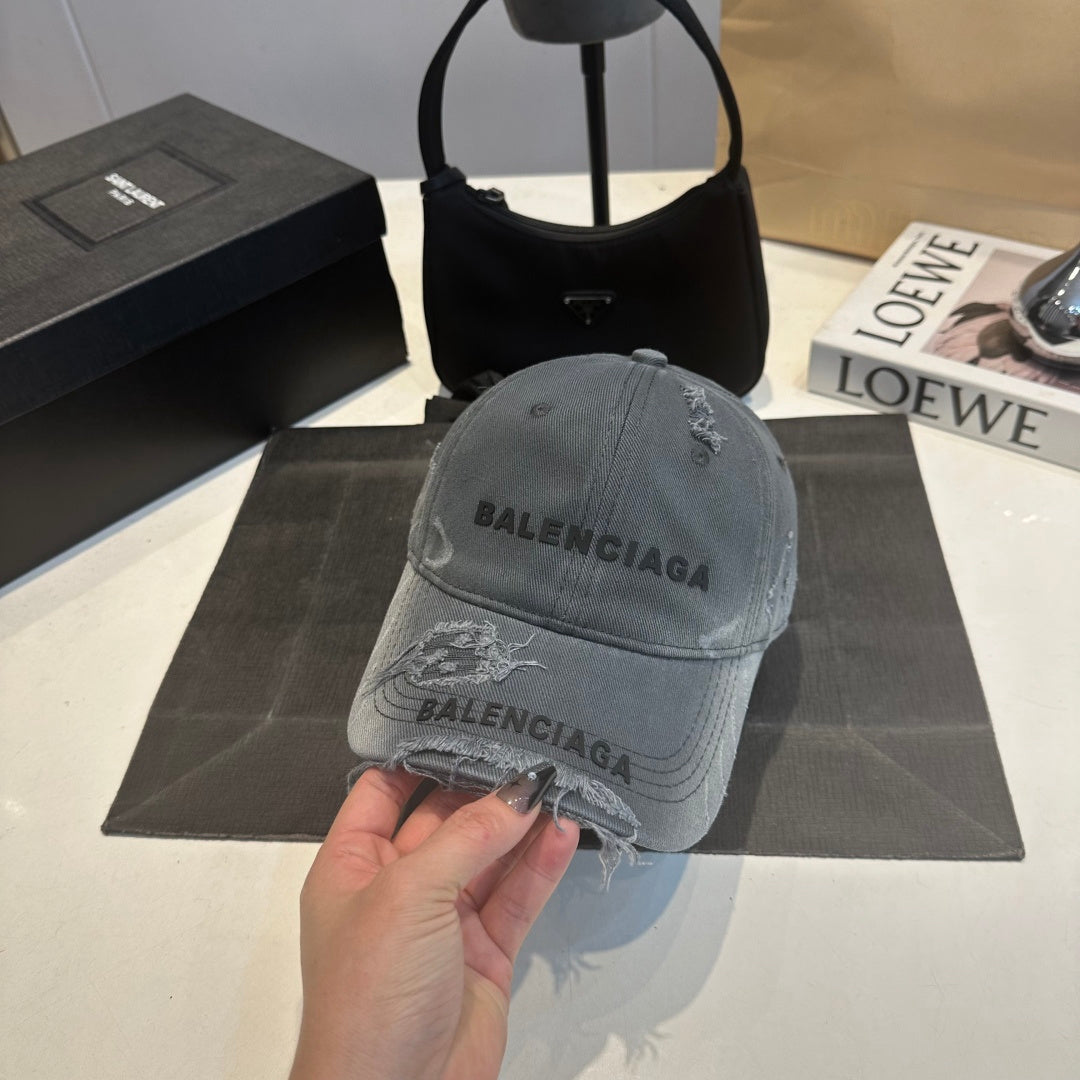 Baseball Cap in Ash Grey