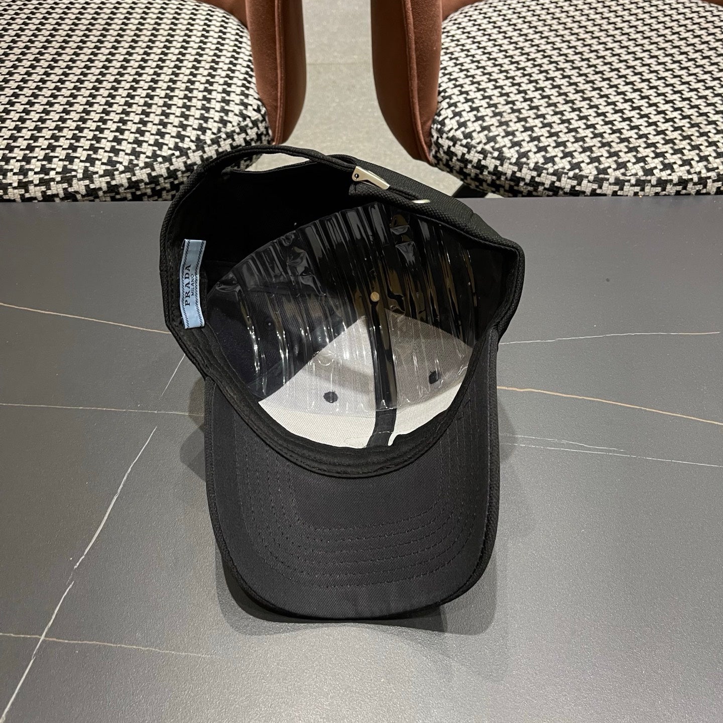 Premium Structured Baseball Cap - Minimalist Black Street Style