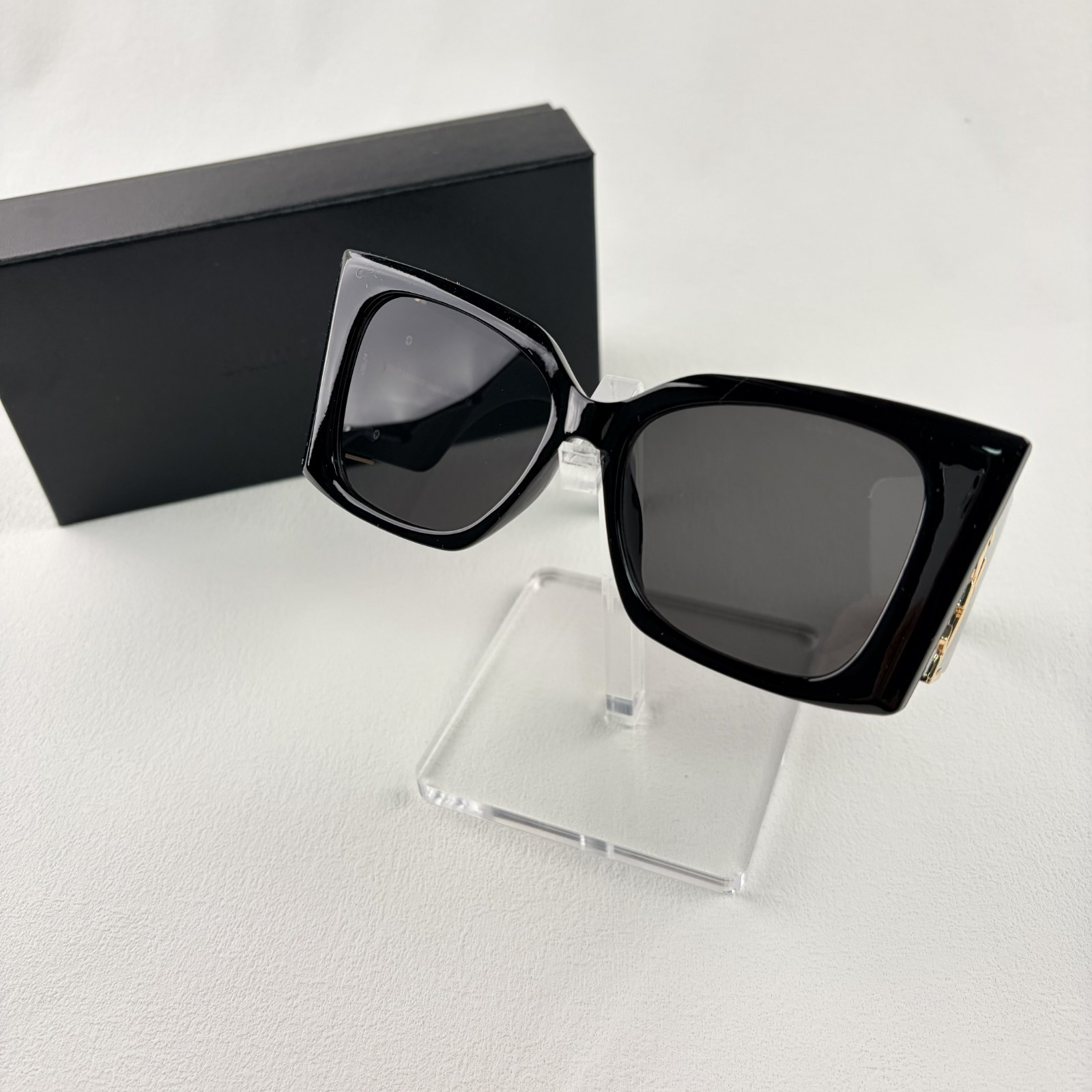Oversized Square Statement Sunglasses - Black Bold Frame UV Protection