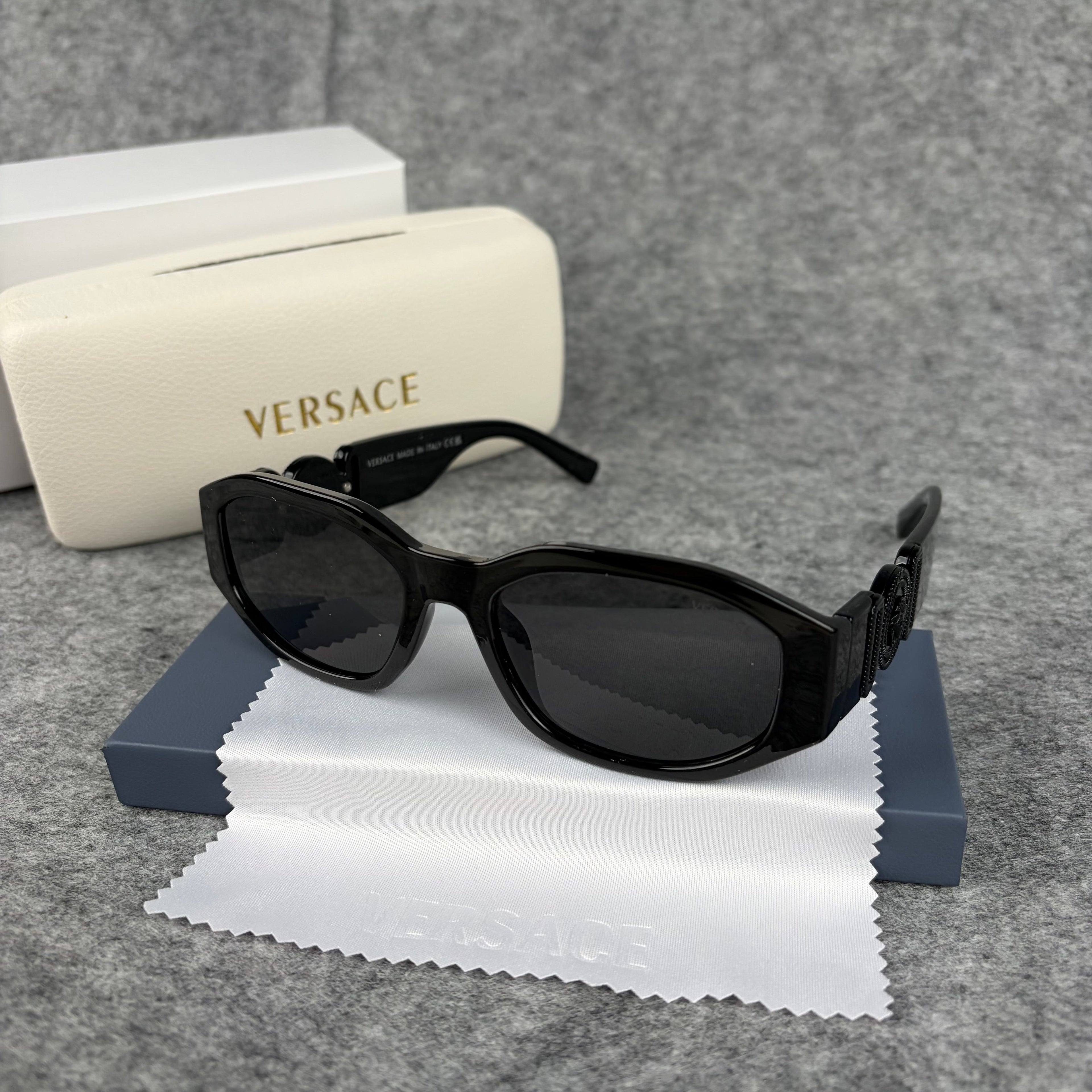 Premium Oval Black Sunglasses - UV Protection Vintage Frames