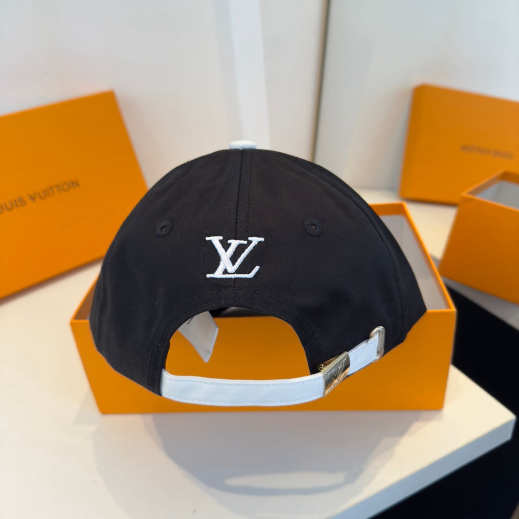 Elegant Minimalist Baseball Cap - Versatile Statement Piece