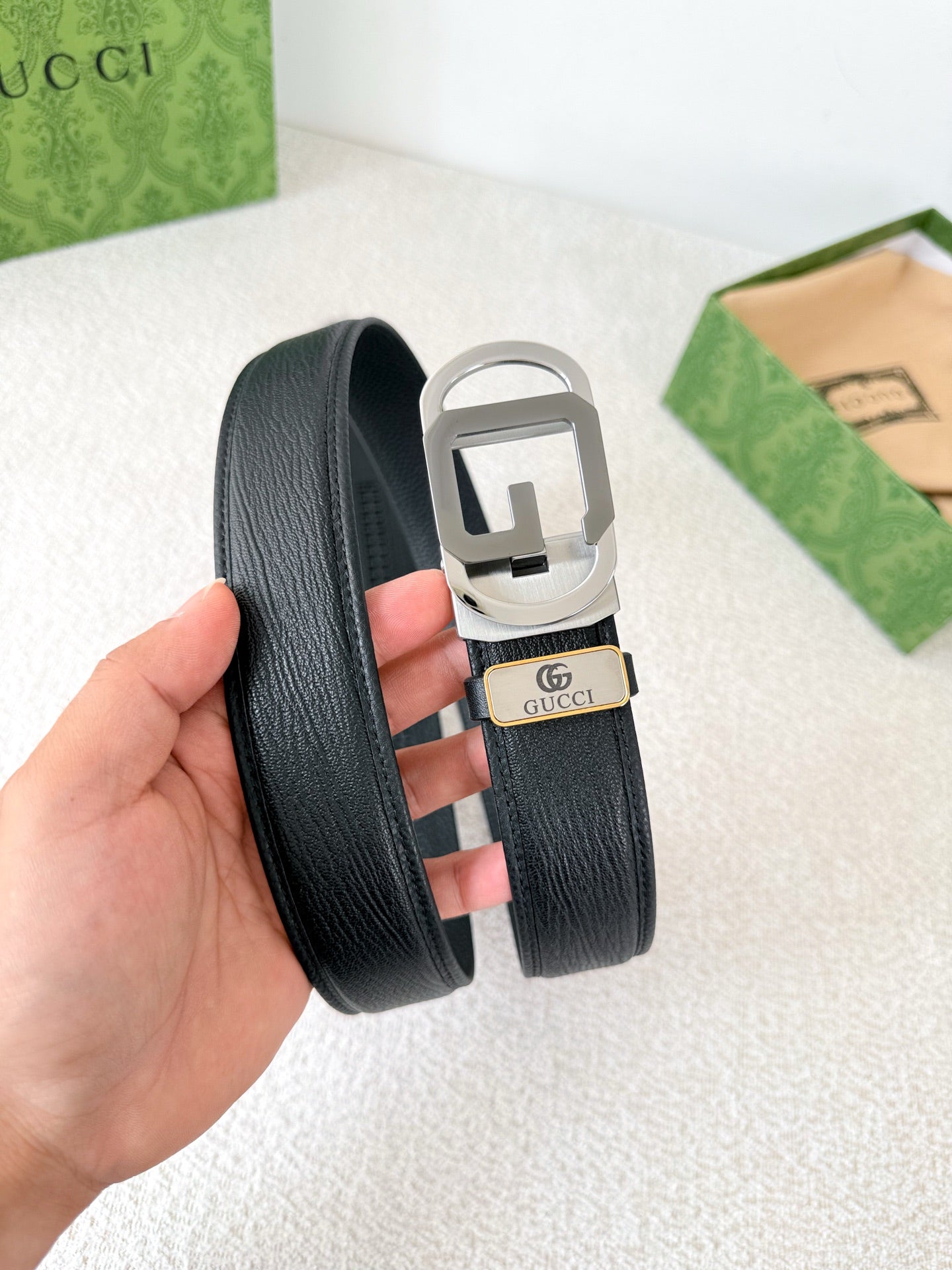 Modern G-Buckle Genuine Leather Belt - Black Textured Dress Accessory