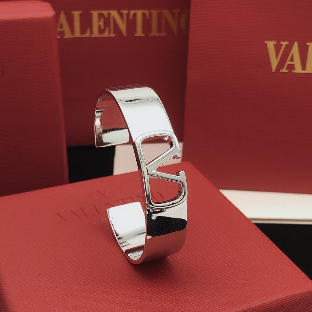 18K Valentino Cuff Bracelet