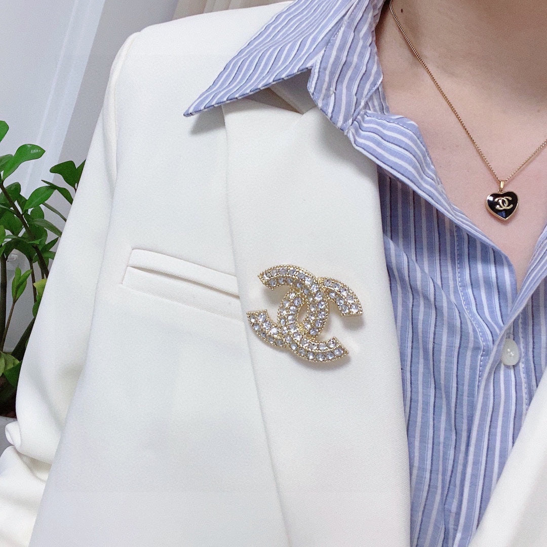 18K  Chanel Diamonds Brooch