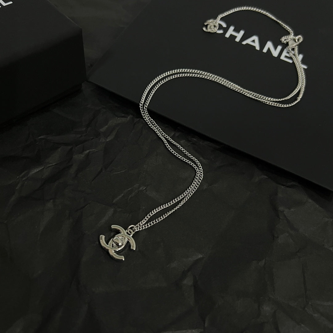 18K  Chanel Vintage Necklace