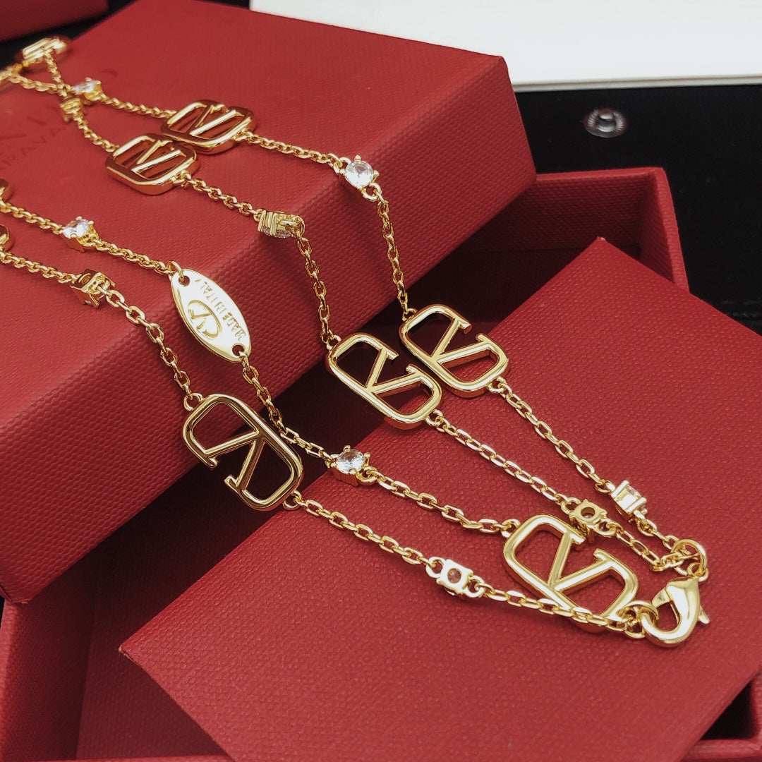 18K Valentino Long Diamonds Necklace
