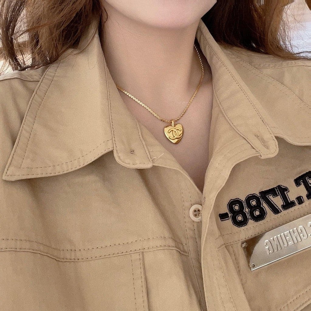 18K  Chanel Vintage Necklace