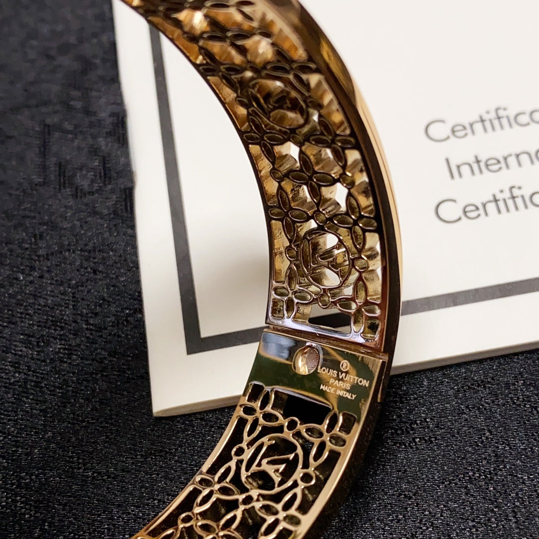 18K Louis Vuitton Cuff Chains Bracelet