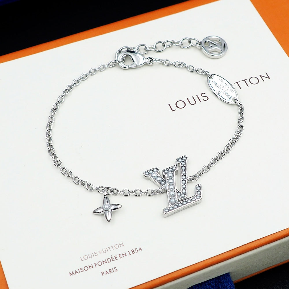 18K Louis Vuitton Iconic Pearls Bracelet