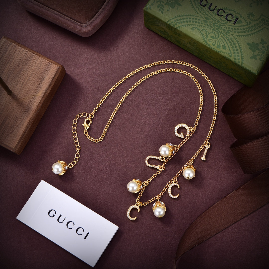 18K Double Gucci Logo Plaque Embellished Pearl Necklace