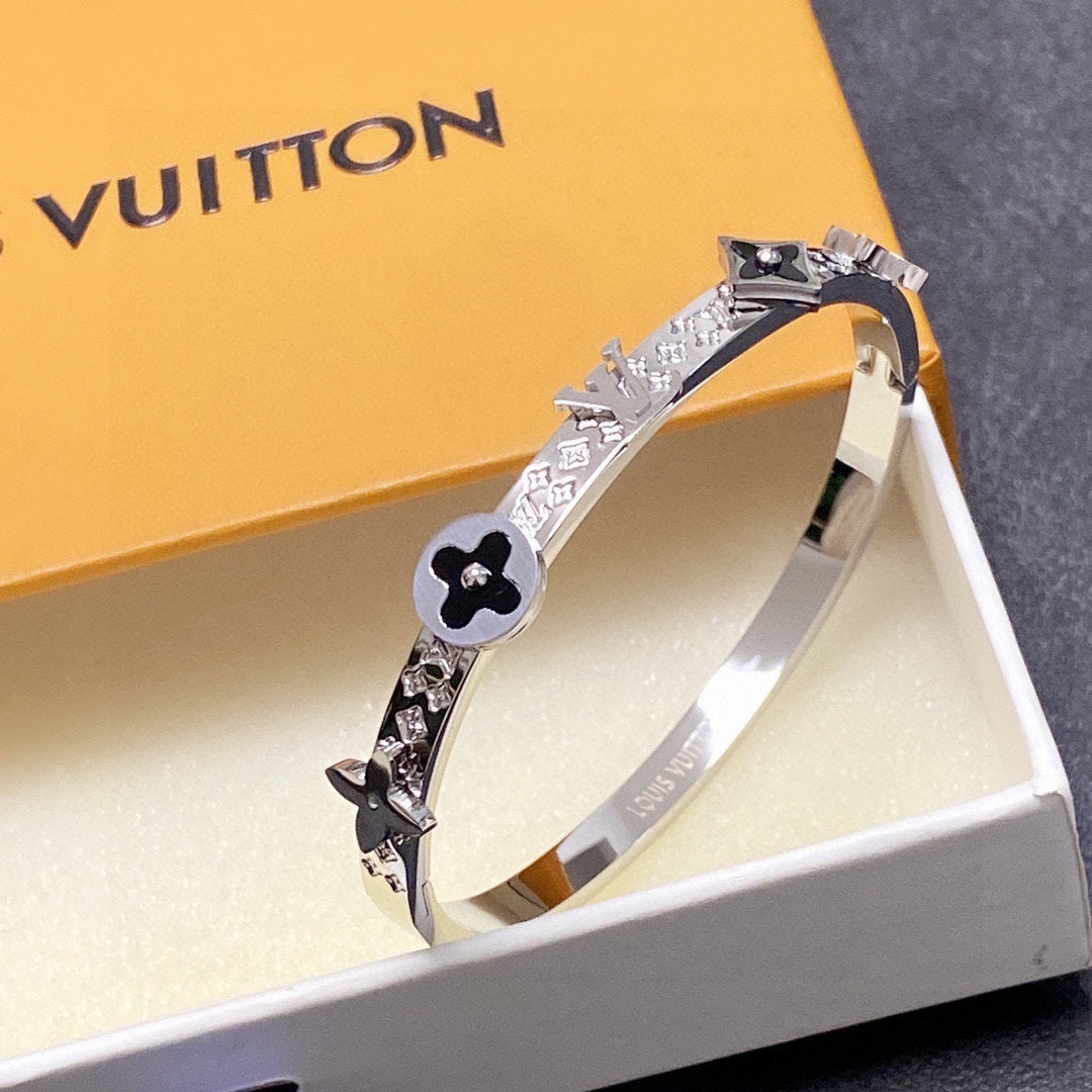 18K Louis Vuitton Idylle Blossom Bracelet