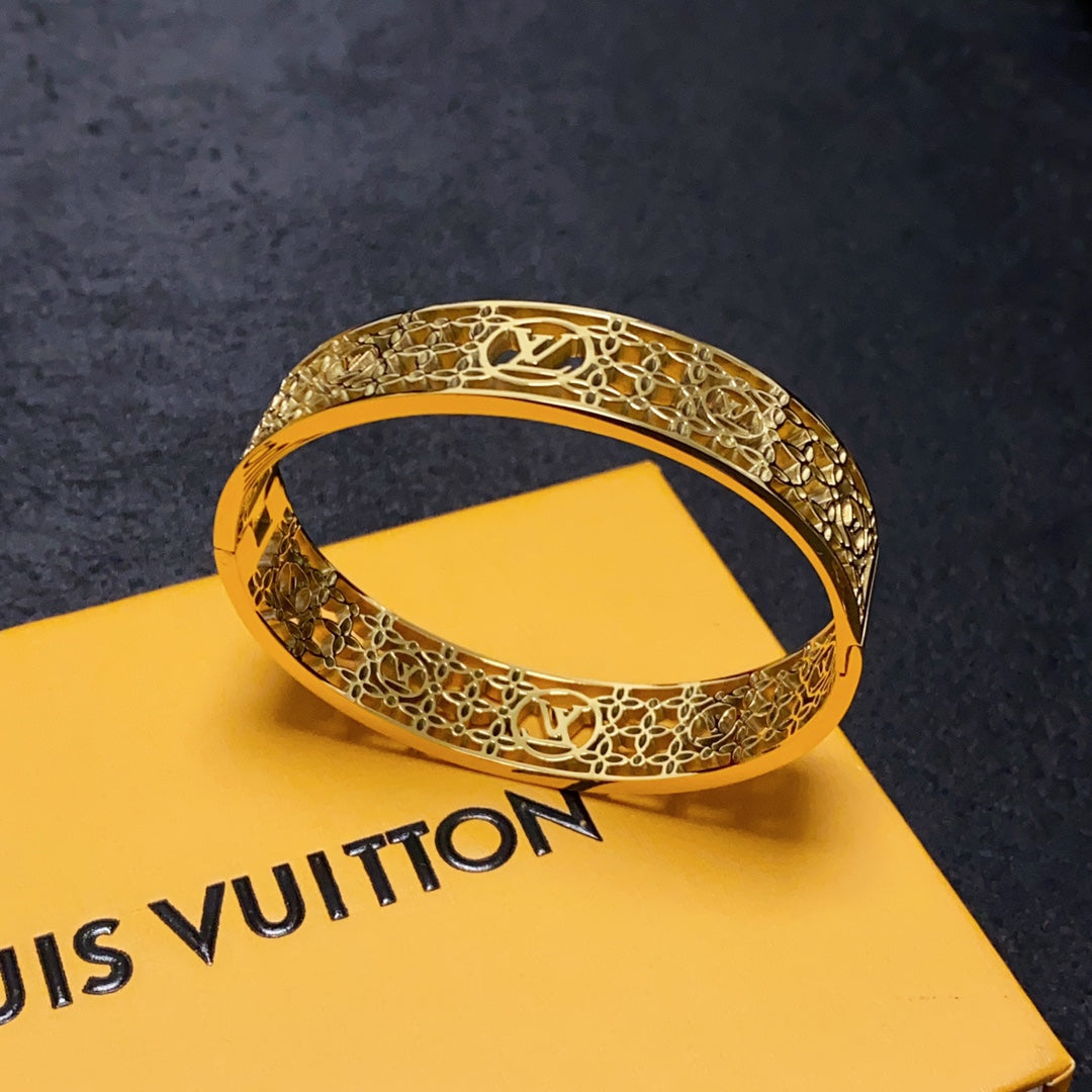 18K Louis Vuitton Hollow Bracelet