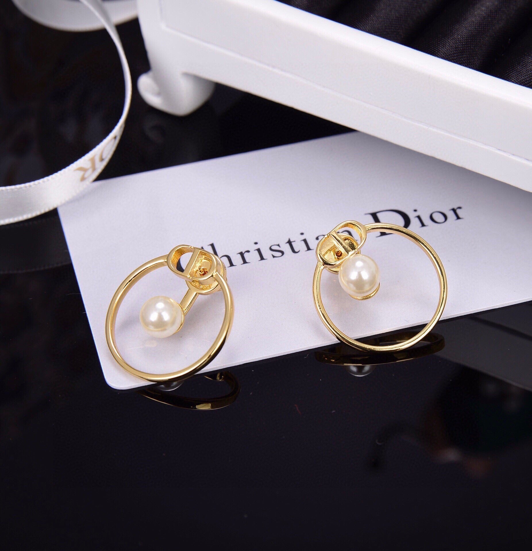18K Dior 30 Montaigne Pearls Earrings