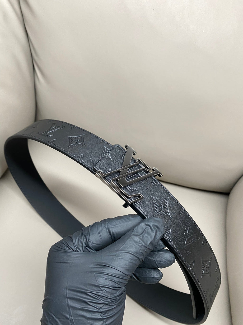 Premium Black Leather Belt – Tonal Embossed Detail & Sculpted Metal Buckle | 4.0cm Width