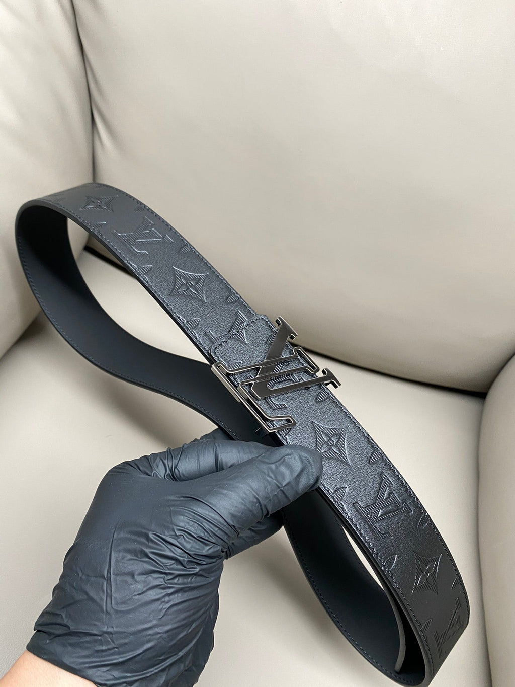 Premium Black Leather Belt – Tonal Embossed Detail & Sculpted Metal Buckle | 4.0cm Width