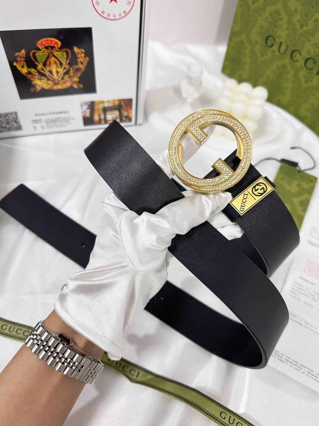 Black Leather Belt – Shimmering Crystal Round Buckle | Premium Women's Accessory
