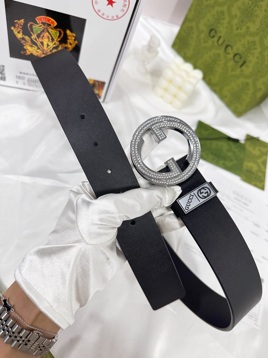 Elegant Black Leather Belt – Crystal-Encrusted Round Buckle | Luxury Women's Belt