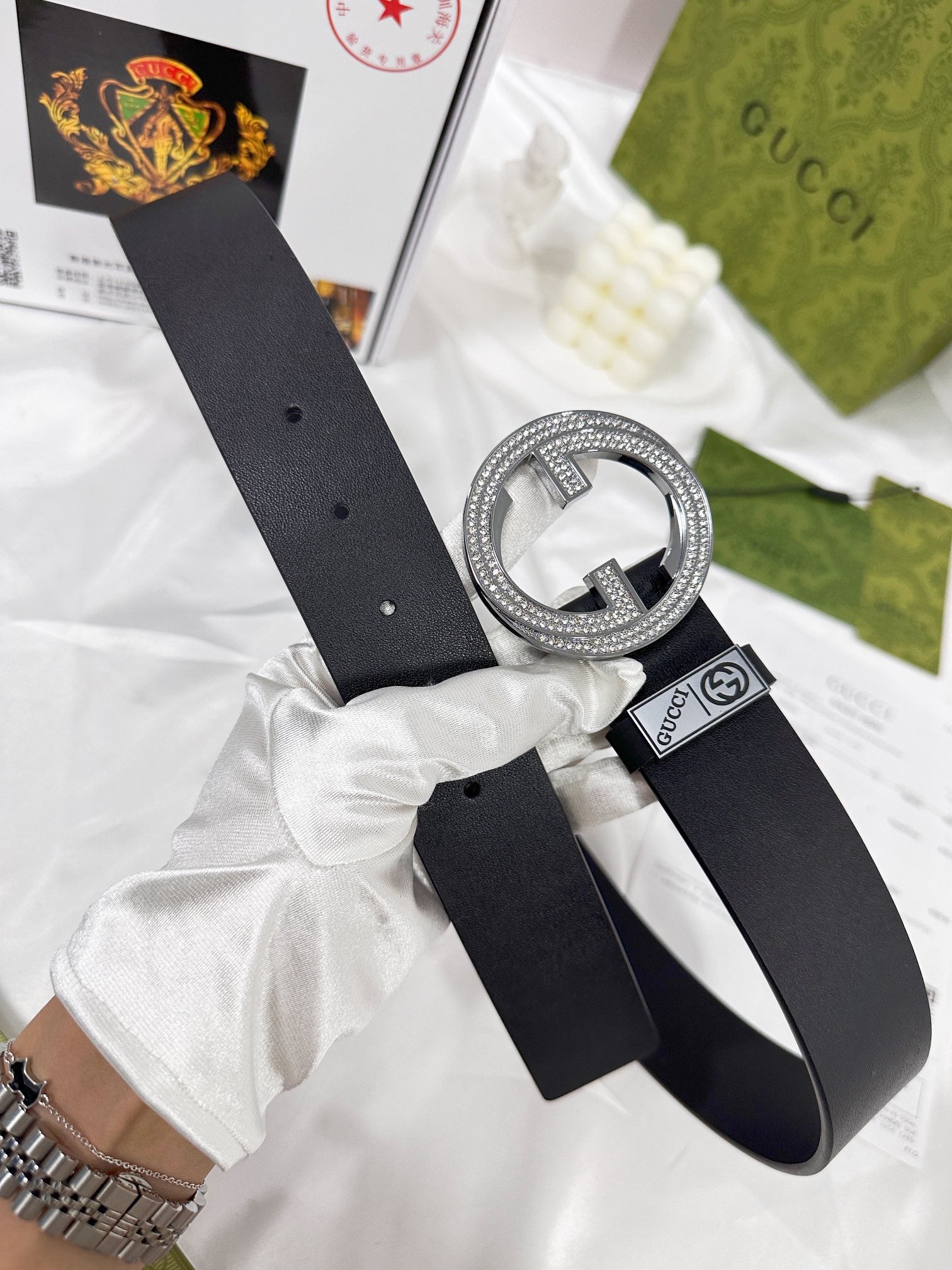 Elegant Black Leather Belt – Crystal-Encrusted Round Buckle | Luxury Women's Belt