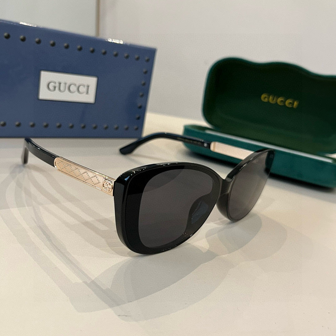 Elegant Black Cat-Eye Sunglasses