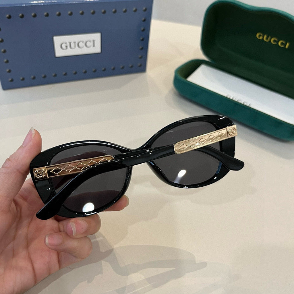 Elegant Black Cat-Eye Sunglasses