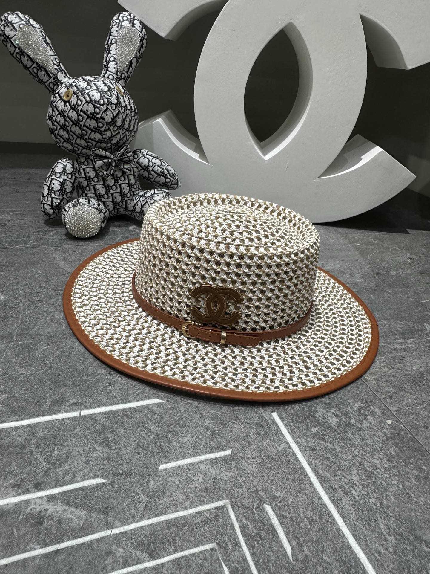 Sailin Concave Top Edged Flat Cap