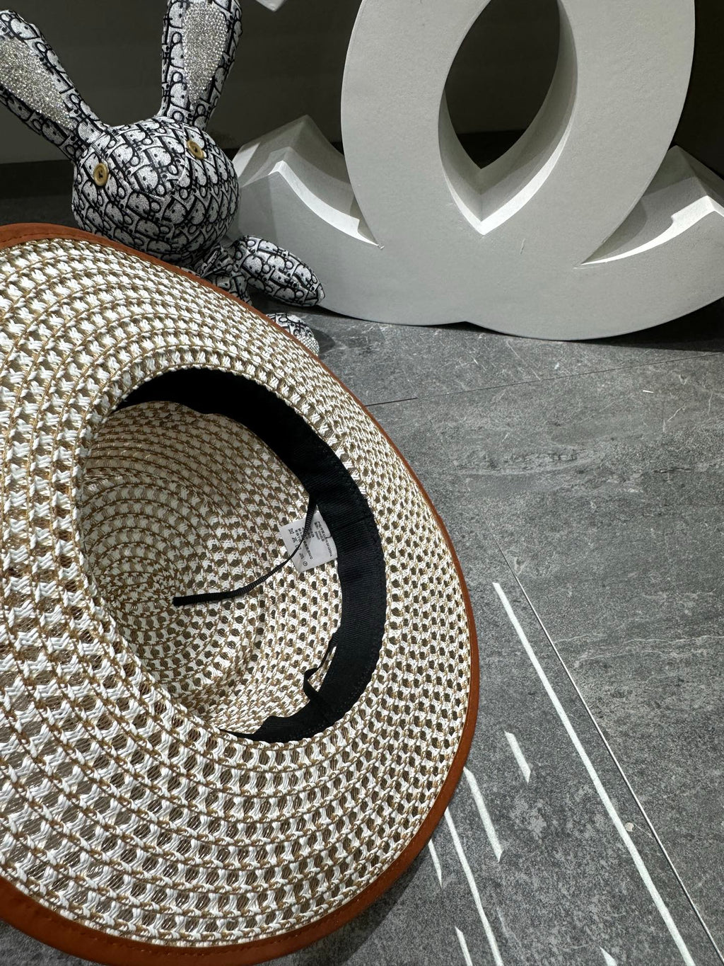 Sailin Concave Top Edged Flat Cap