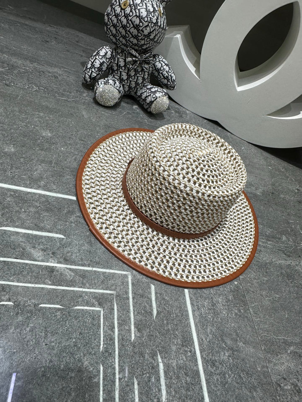 Sailin Concave Top Edged Flat Cap