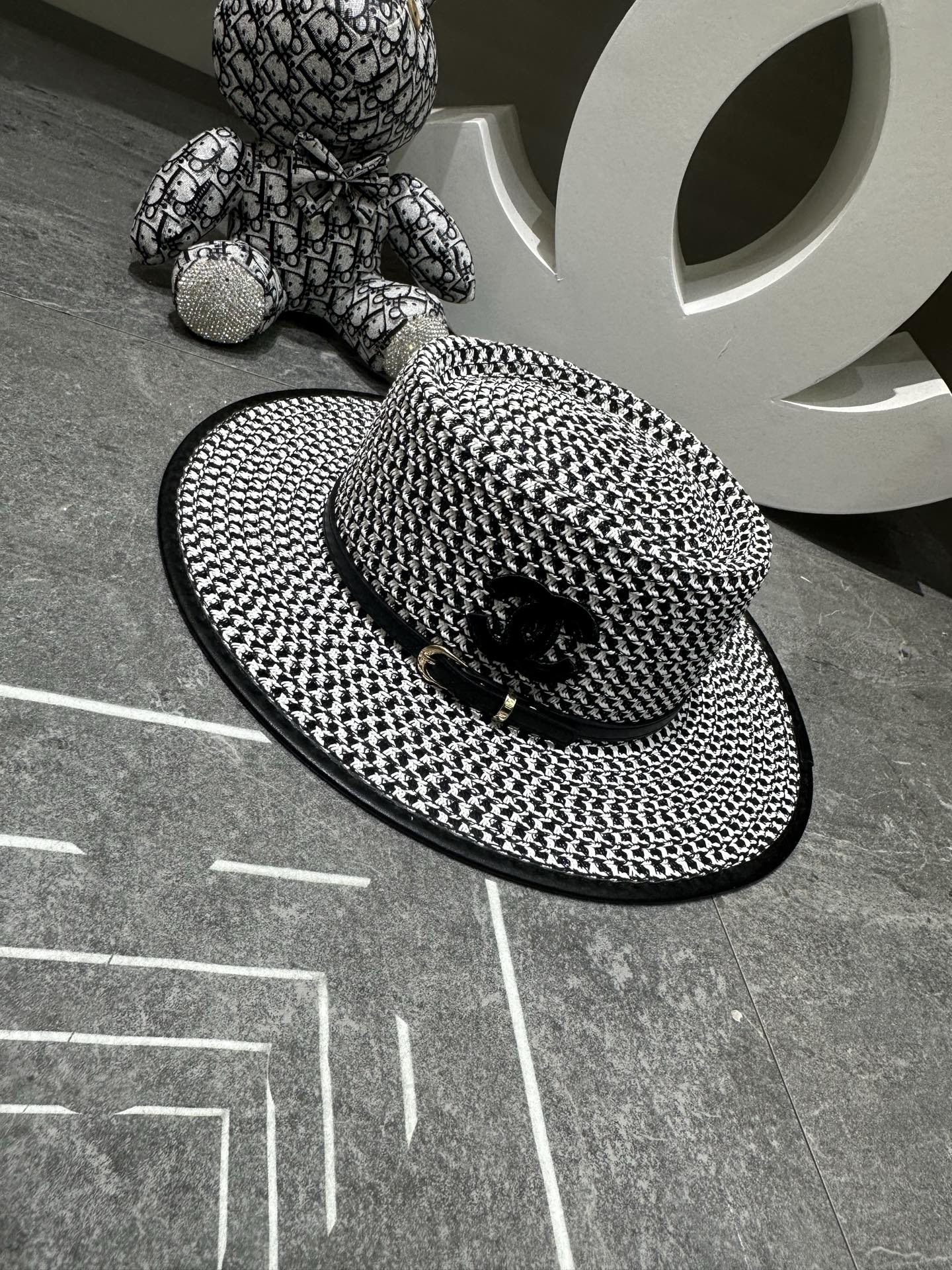 Sailin Concave Top Edged Flat Cap
