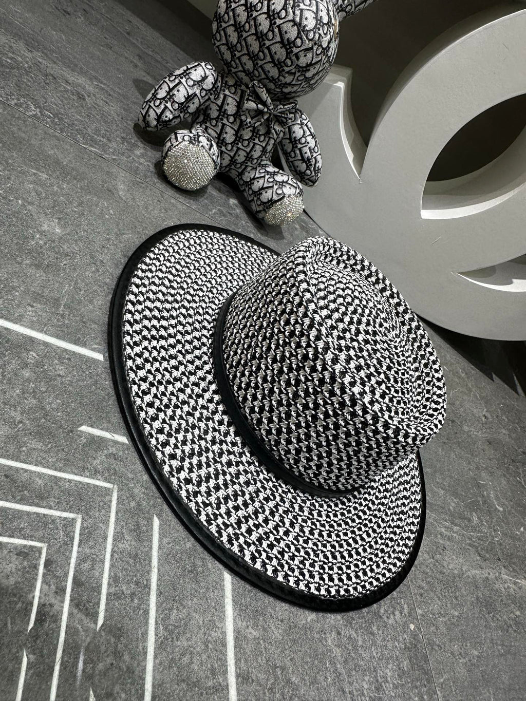 Sailin Concave Top Edged Flat Cap