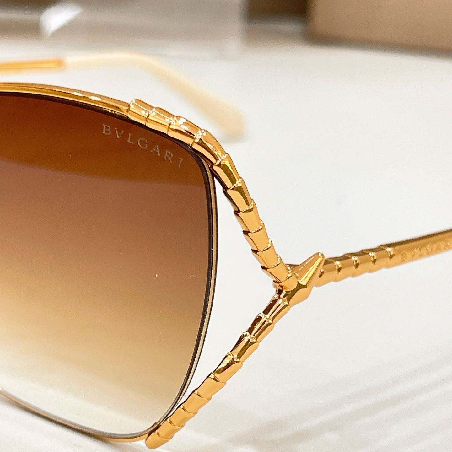 BVLGARI Sunglasses-BV40081U
