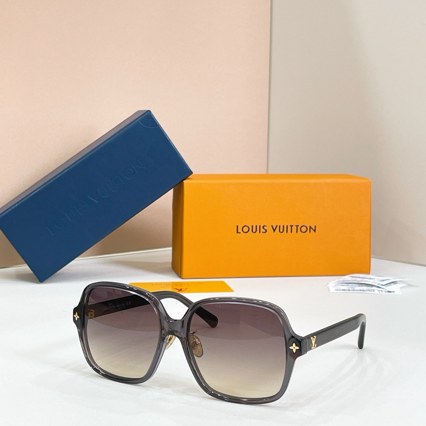 Louis Vuitton Sunglasses-Z3044E