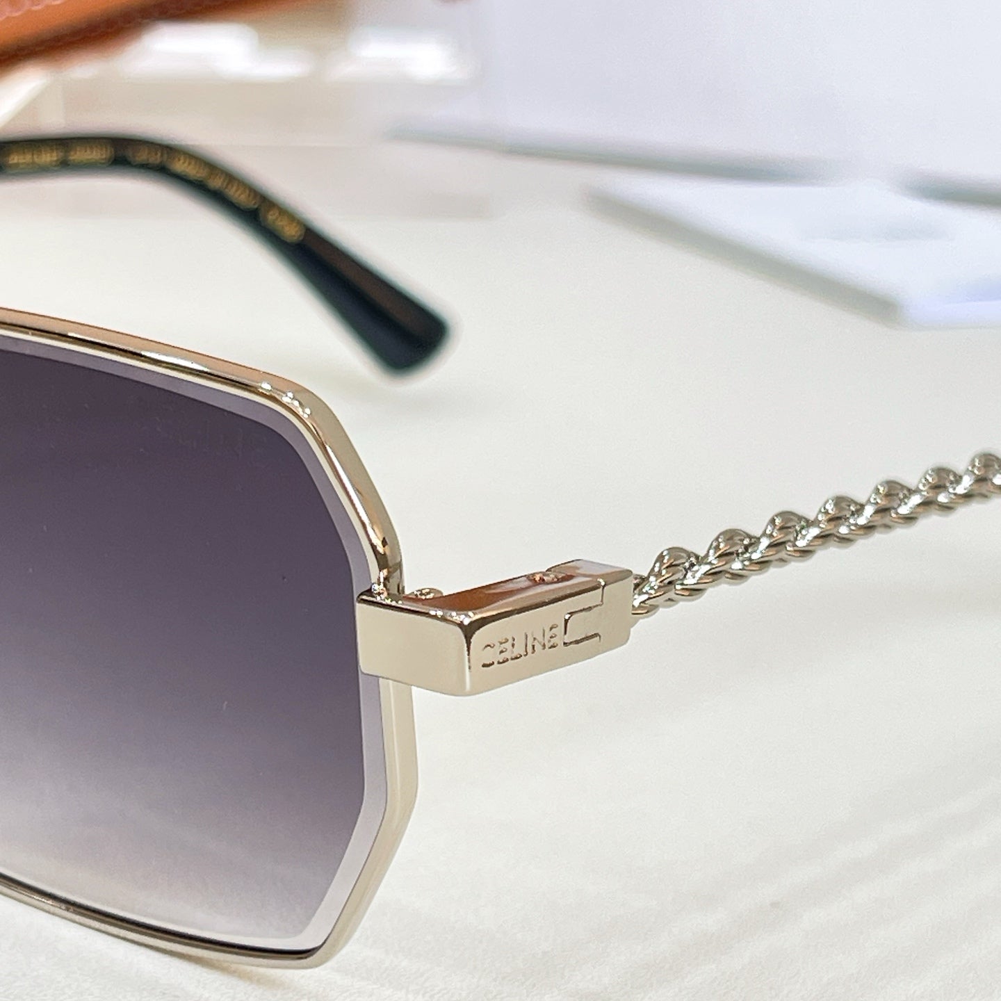 CELINE Sunglasses-CL42127U