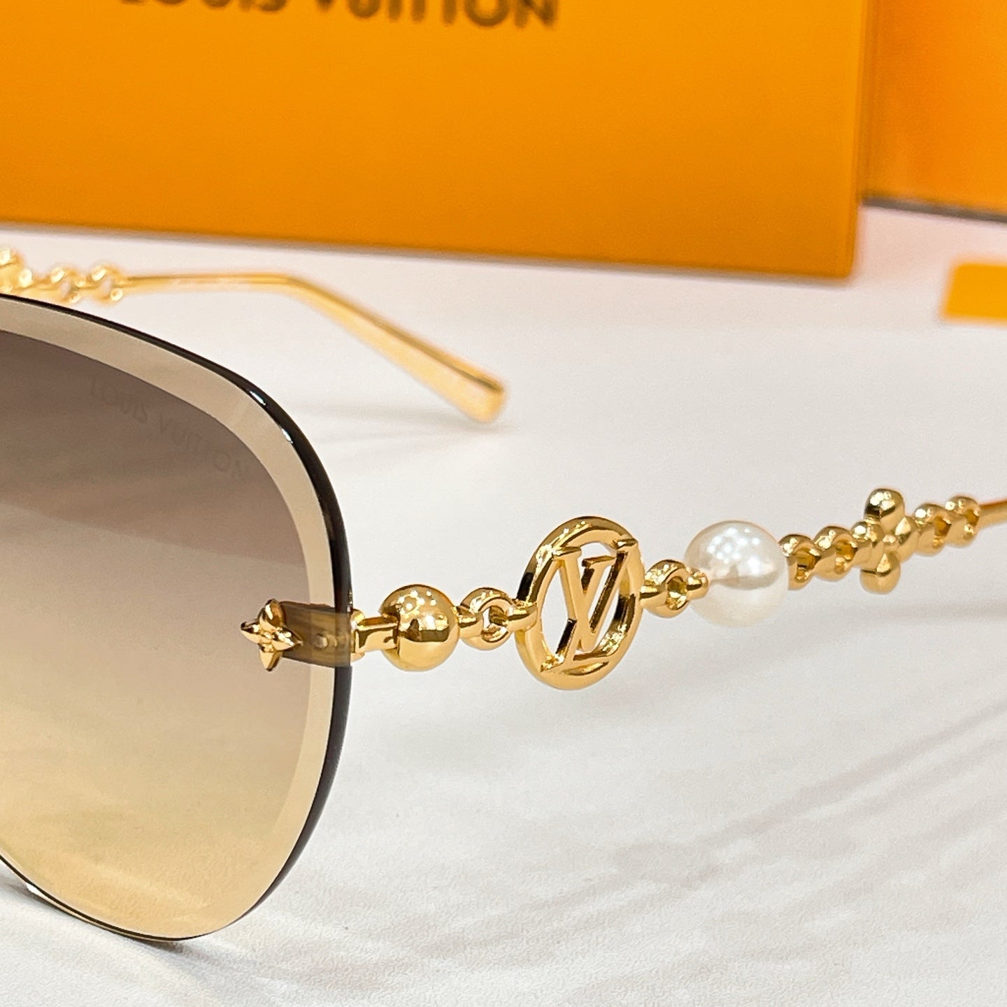 Louis Vuitton Sunglasses-Z3318U