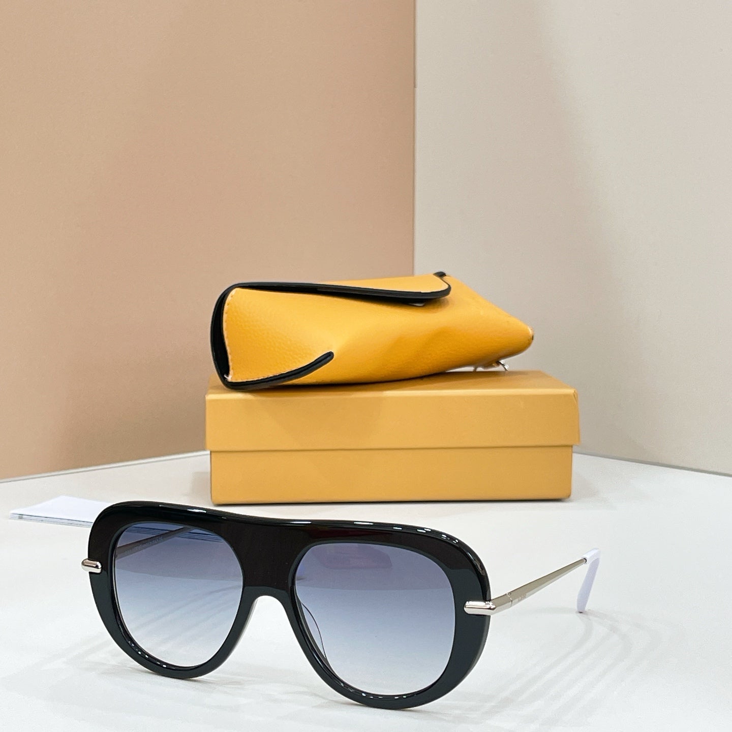 LOEWE Sunglasses-LW40186U