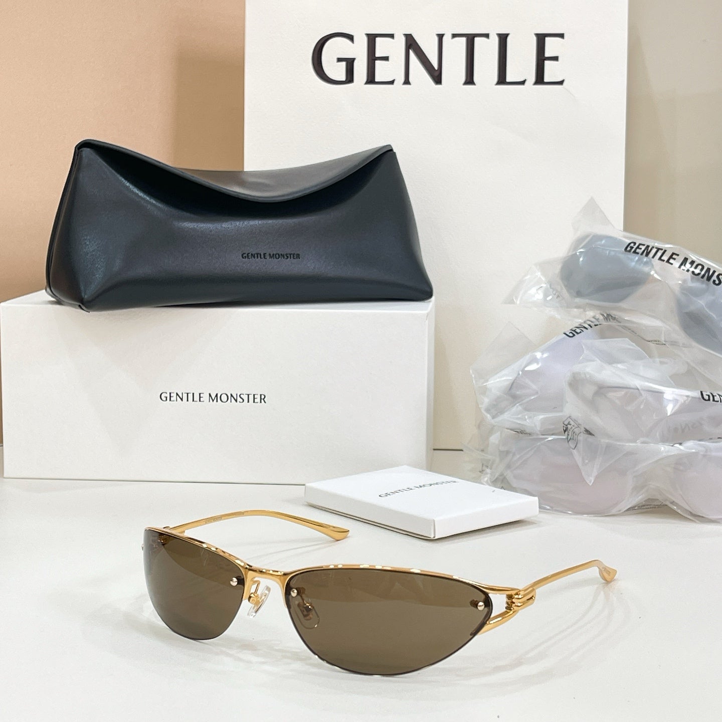 GENTLE MONSTER Sunglasses-FUTURA