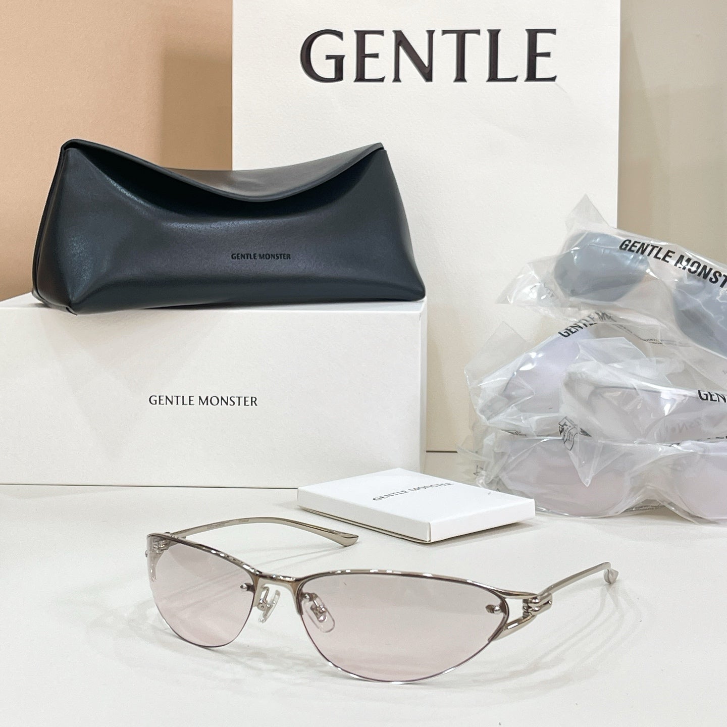 GENTLE MONSTER Sunglasses-FUTURA
