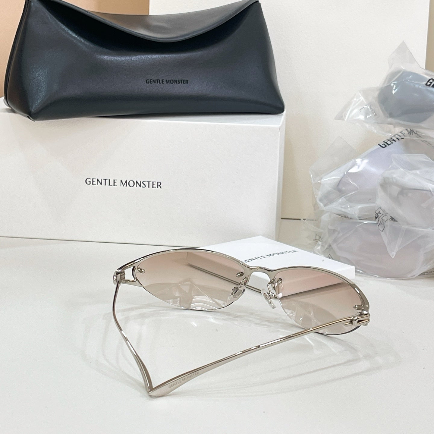 GENTLE MONSTER Sunglasses-FUTURA