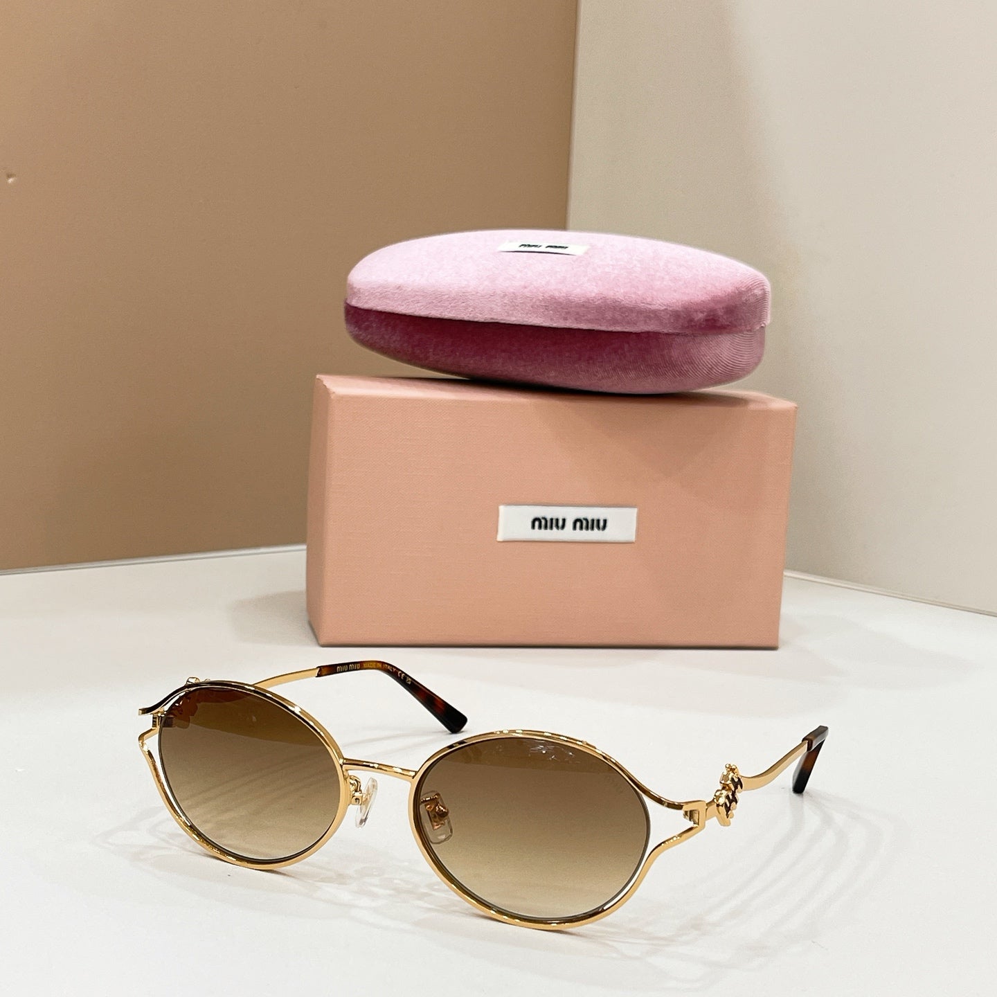 MiuMiu Sunglasses-Smu73w