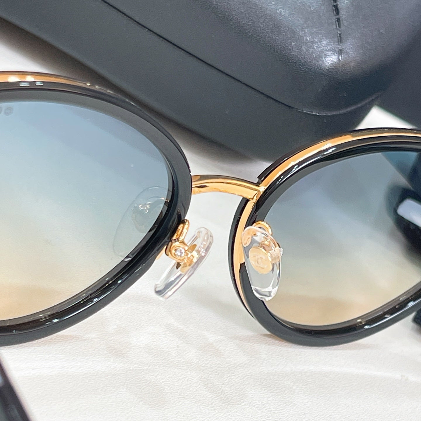 CHANEL Sunglasses-A72090