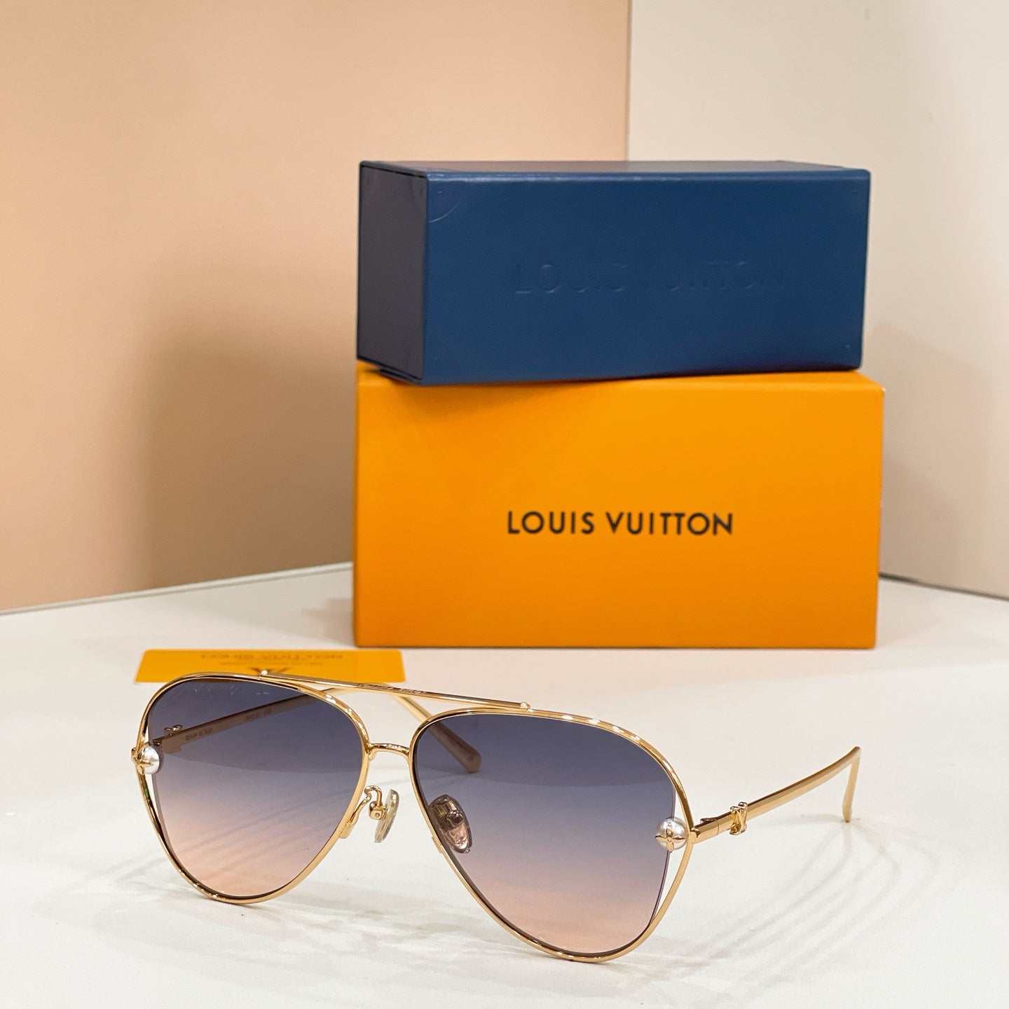 Louis Vuitton Sunglasses-Z2995U