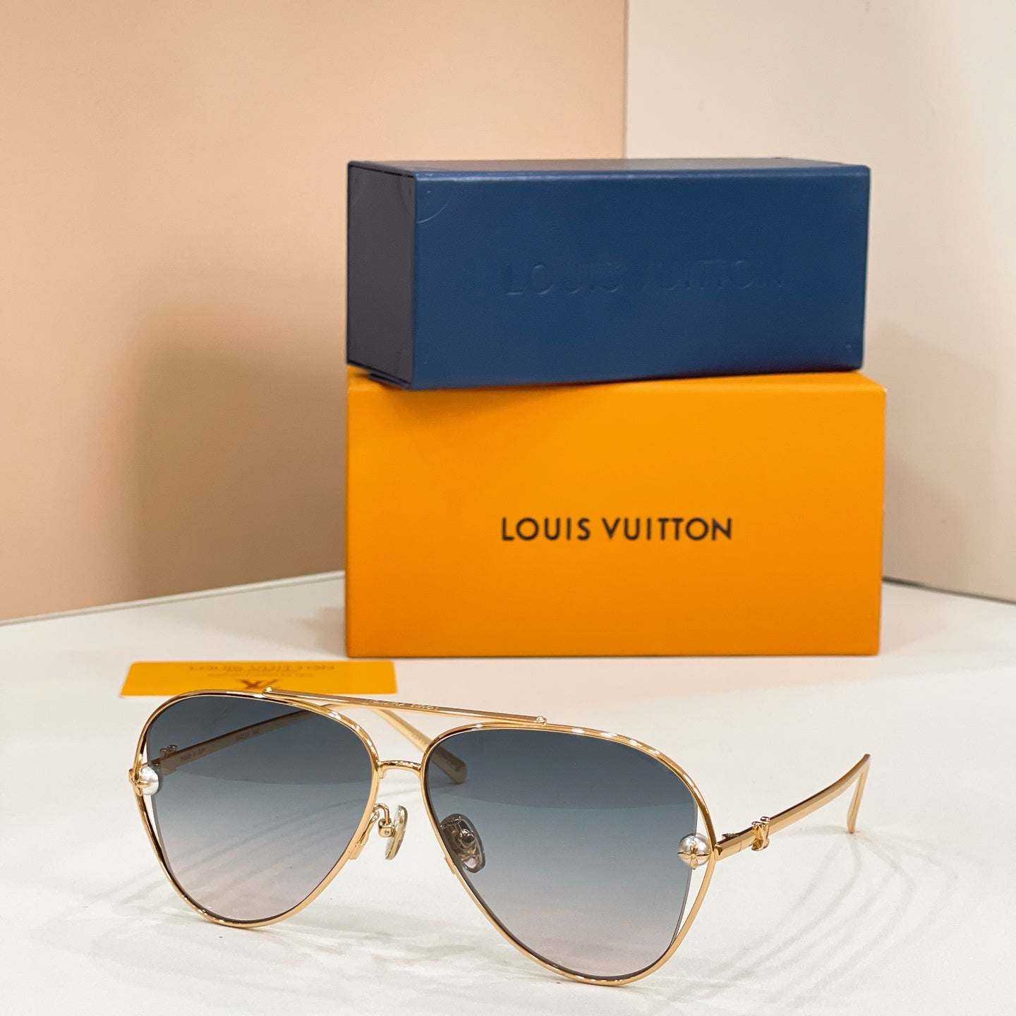 Louis Vuitton Sunglasses-Z2995U