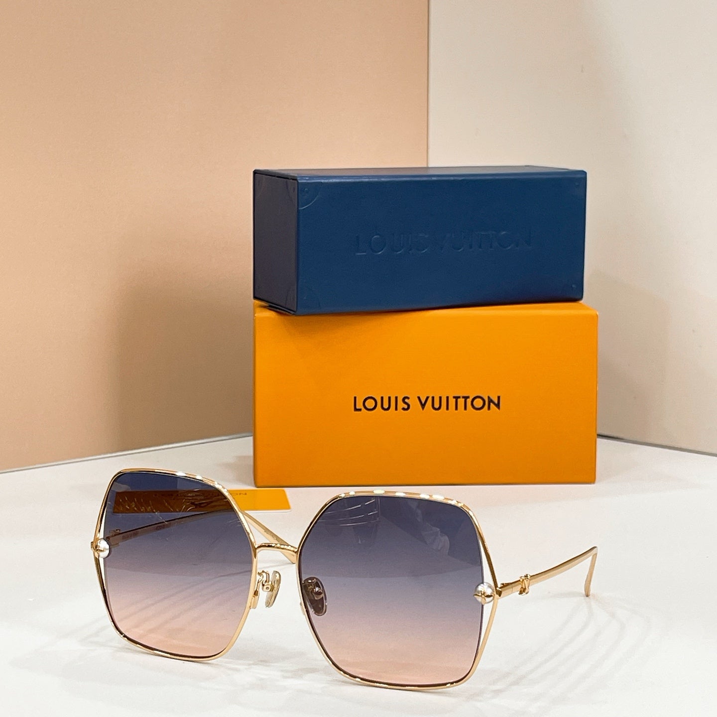 Louis Vuitton Sunglasses-Z2994U