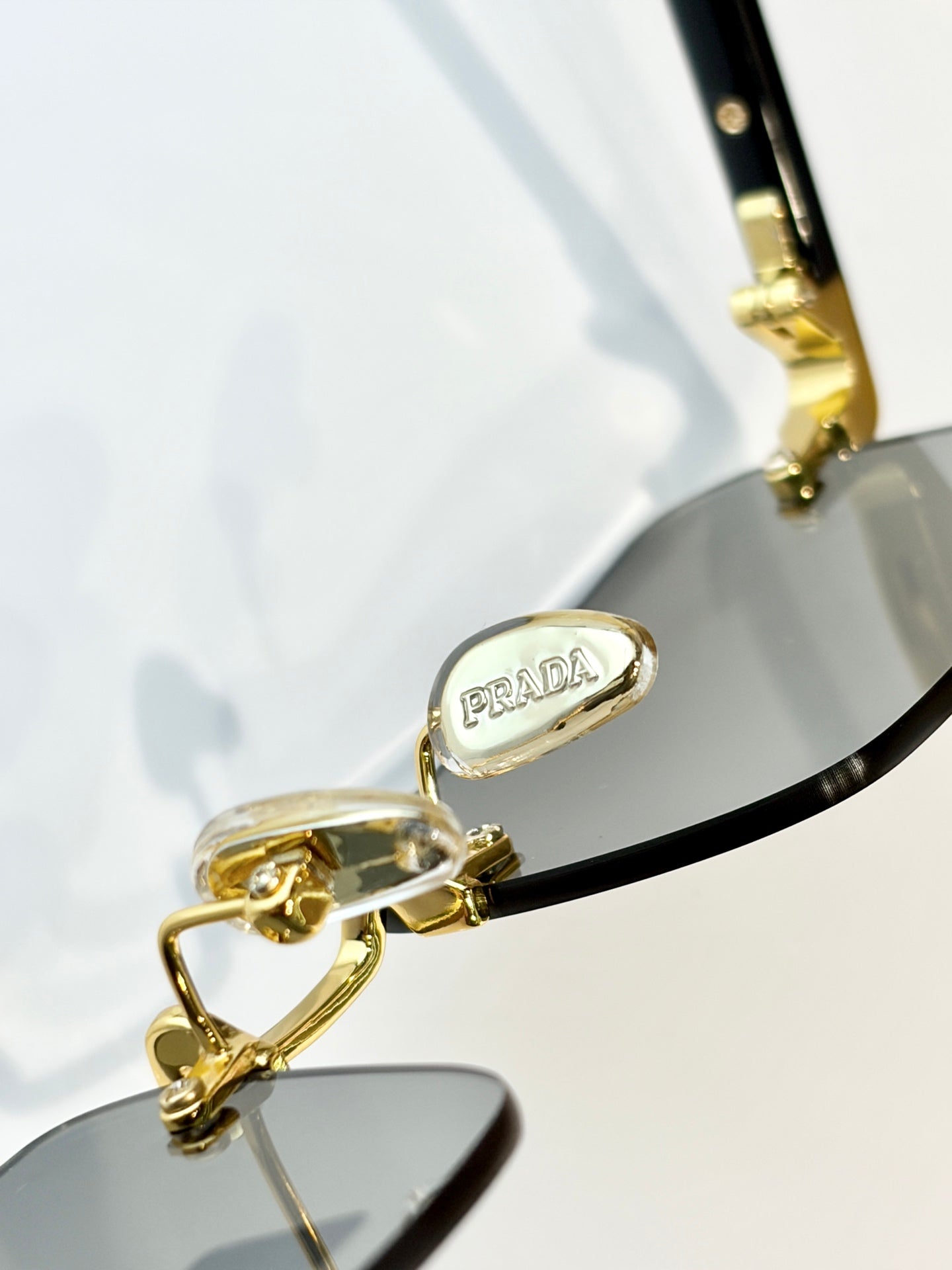 PRADA Sunglasses-PR D55S