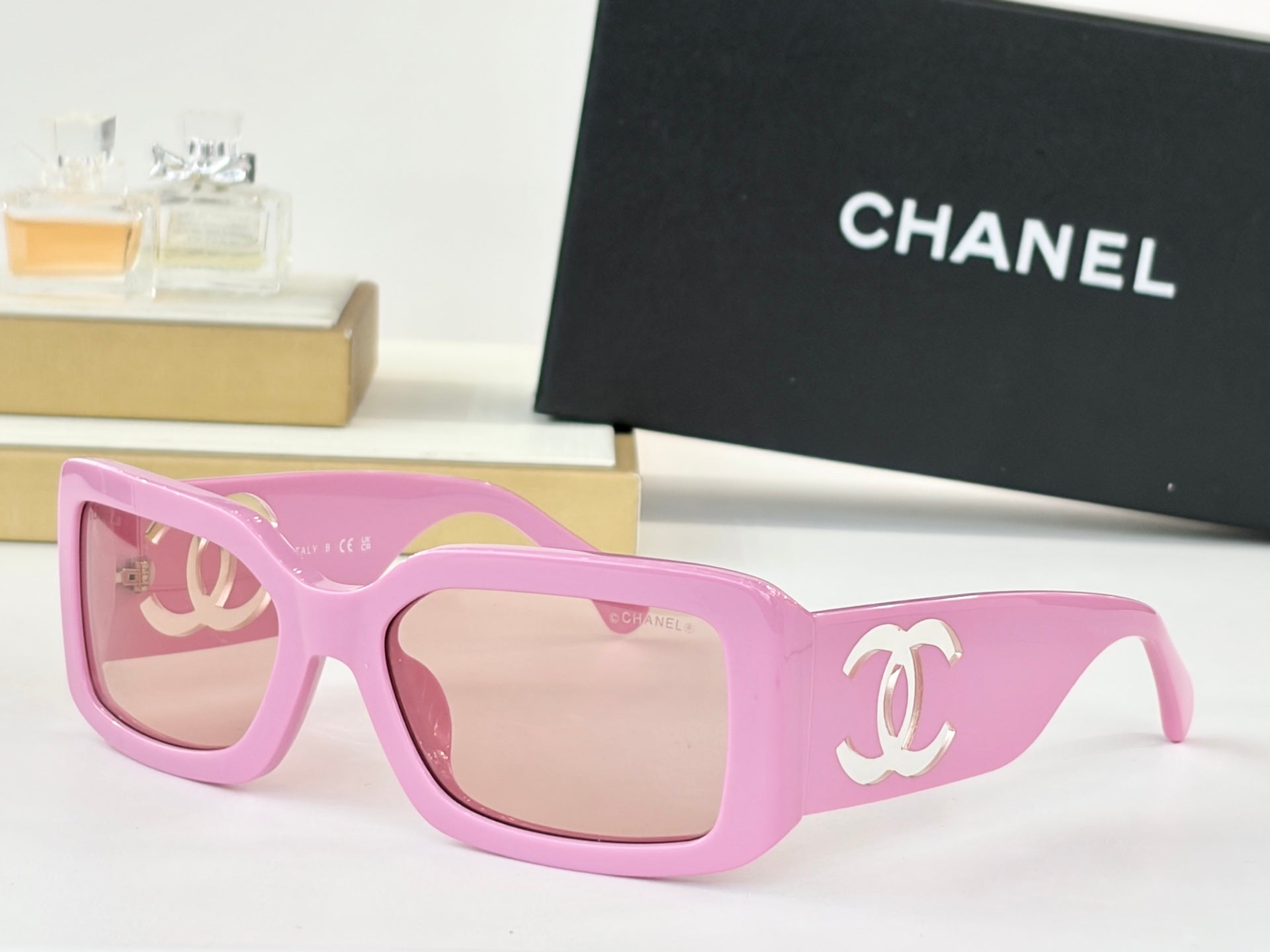 CHANEL Sunglasses-CH5526