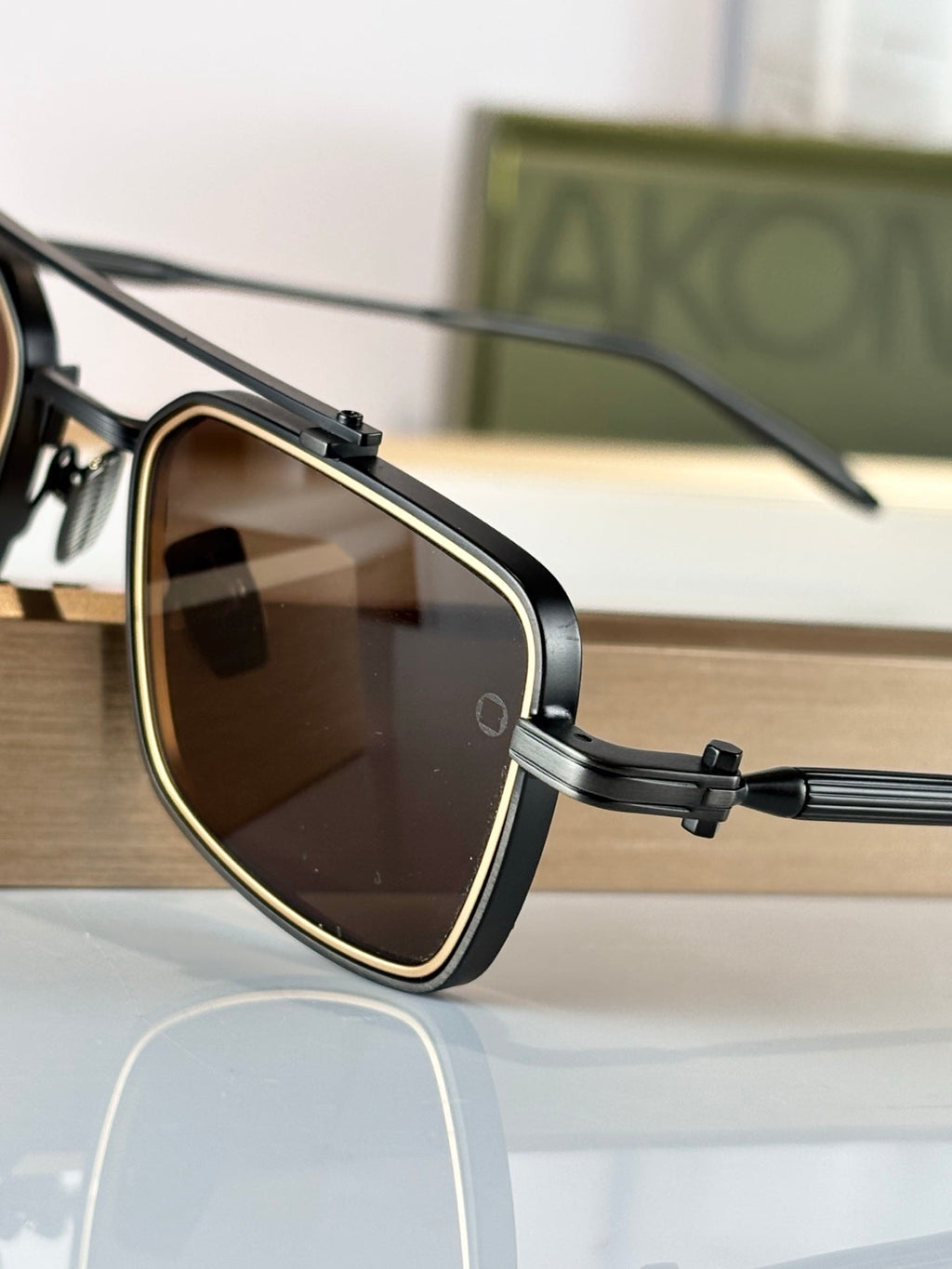 AKONI Sunglasses-AKS-304A
