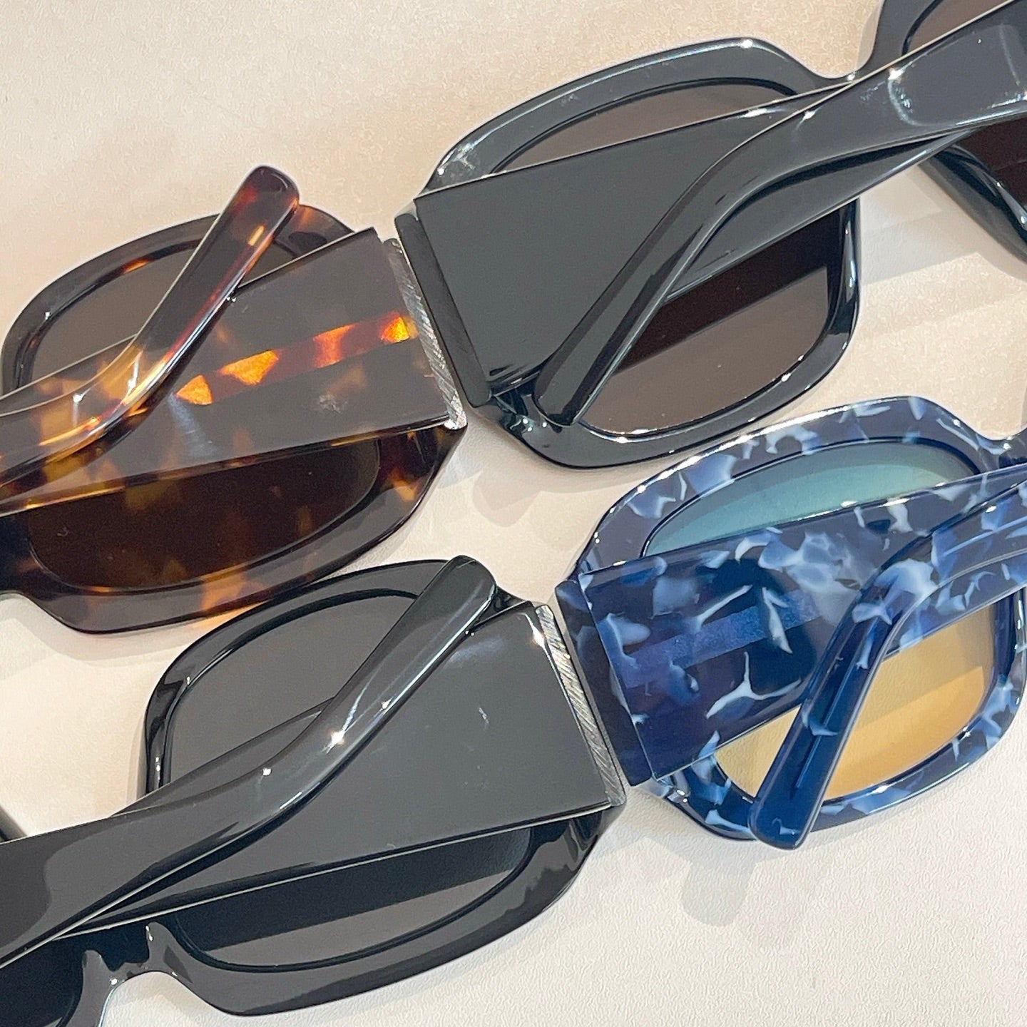 GUCCI Sunglasses-GG1402S