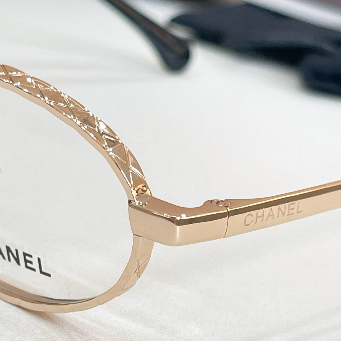 CHANEL Sunglasses-2227-S