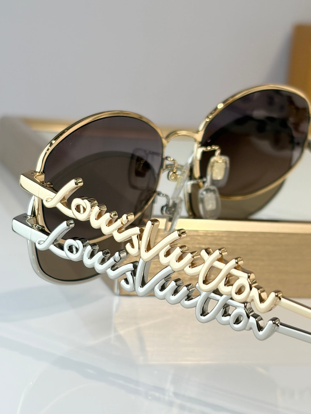 LOUIS VUITTON Sunglasses-Z3193U
