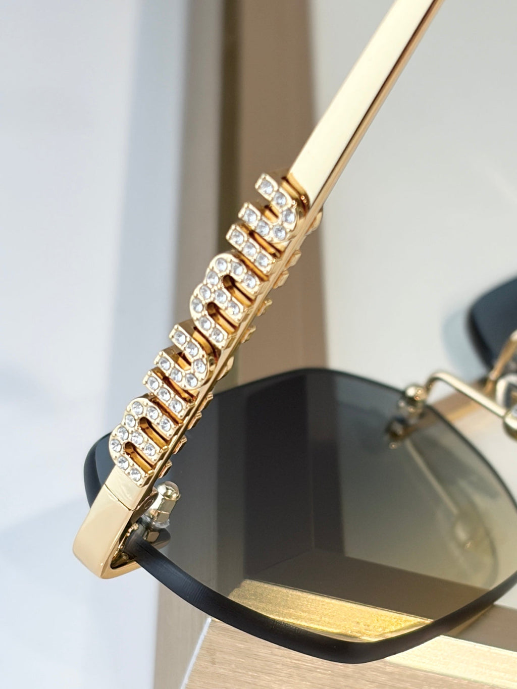 MIUMIU Sunglasses-MU947S